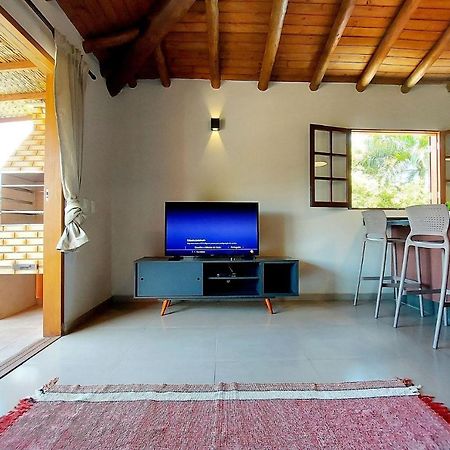 Sapeca - Novo Flat c/ piscina, 50mts da praia, churrasqueira privativa, ar con, wi-fi, netflix. 4pessoas, garagem Araquari Exterior foto