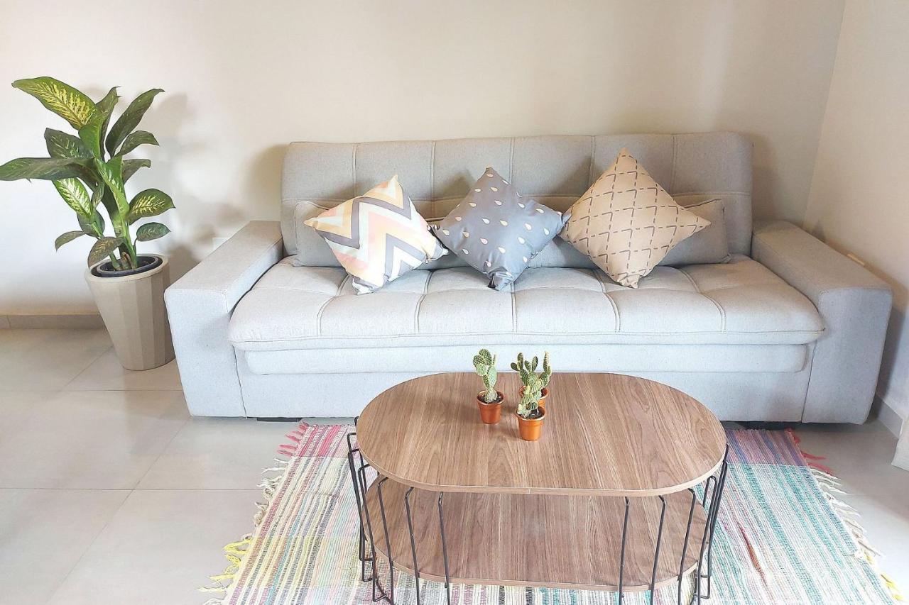 Sapeca - Novo Flat c/ piscina, 50mts da praia, churrasqueira privativa, ar con, wi-fi, netflix. 4pessoas, garagem Araquari Exterior foto