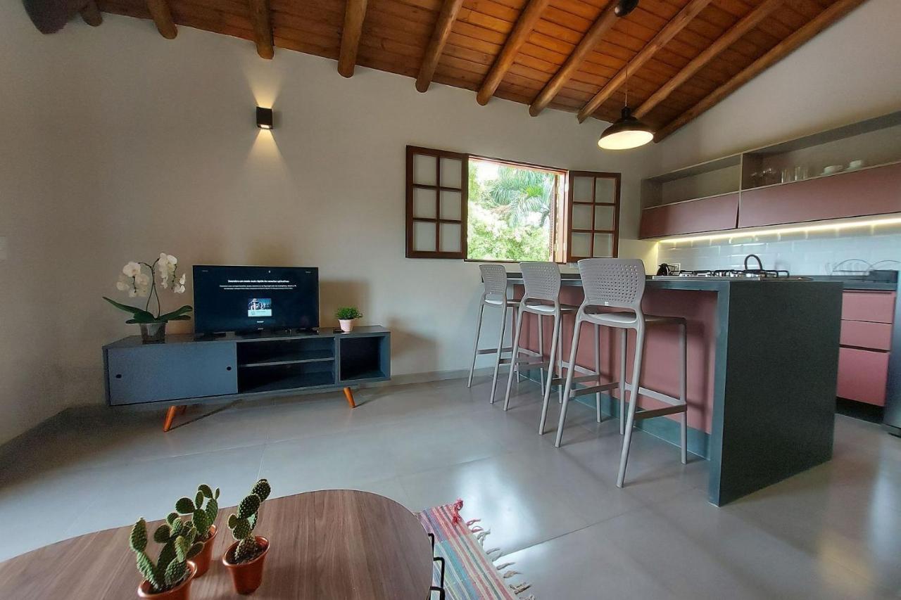 Sapeca - Novo Flat c/ piscina, 50mts da praia, churrasqueira privativa, ar con, wi-fi, netflix. 4pessoas, garagem Araquari Exterior foto